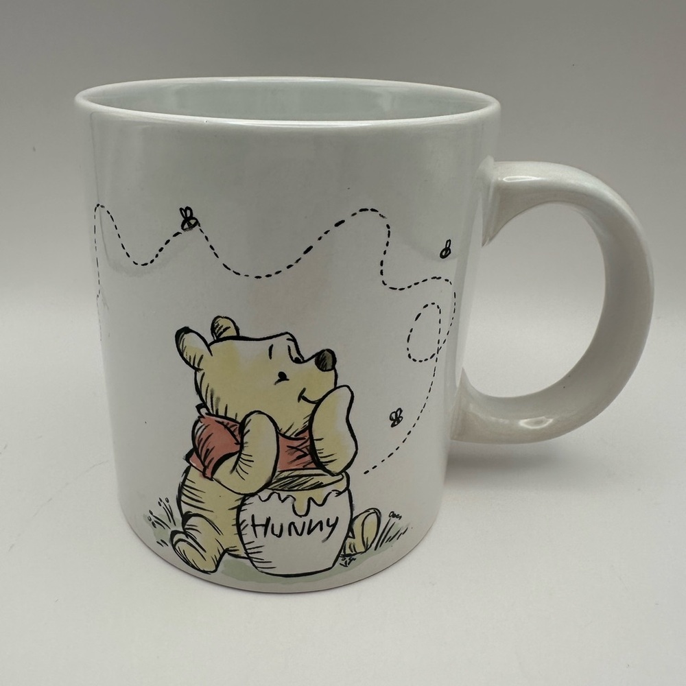 Disney's Winnie The Pooh & Piglet White Ceramic Coffee Cup Mug 20oz Honey Bees